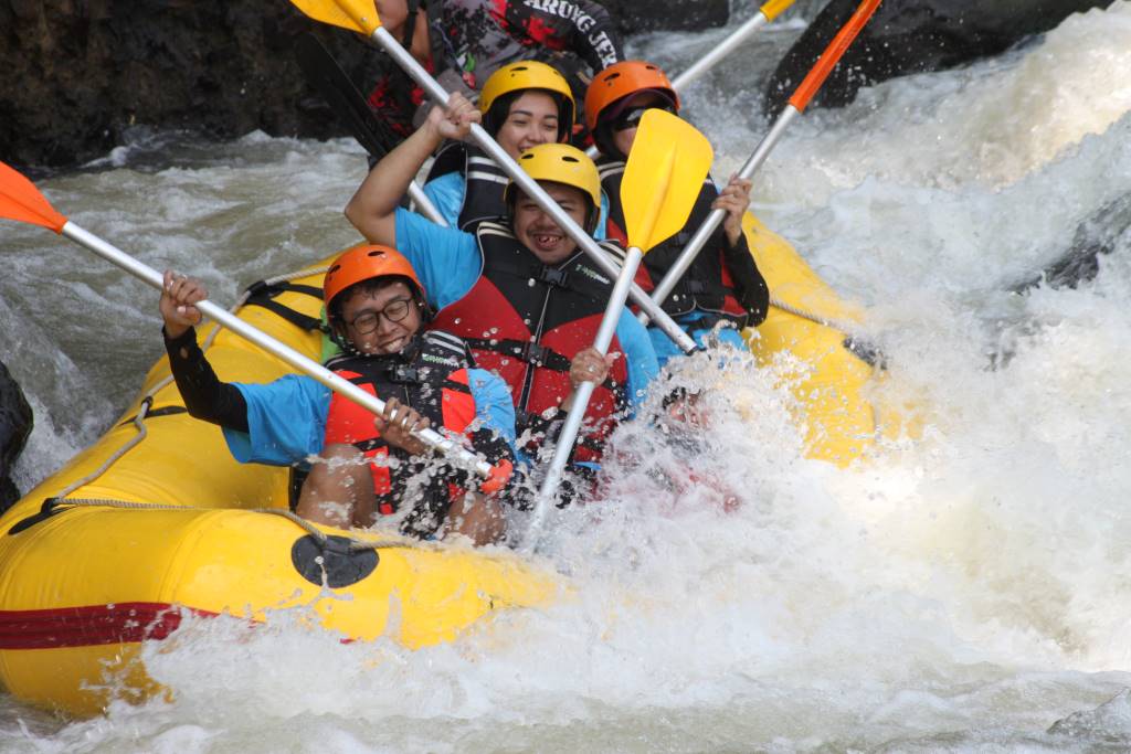 paket rafting kalibaru sentul bogor